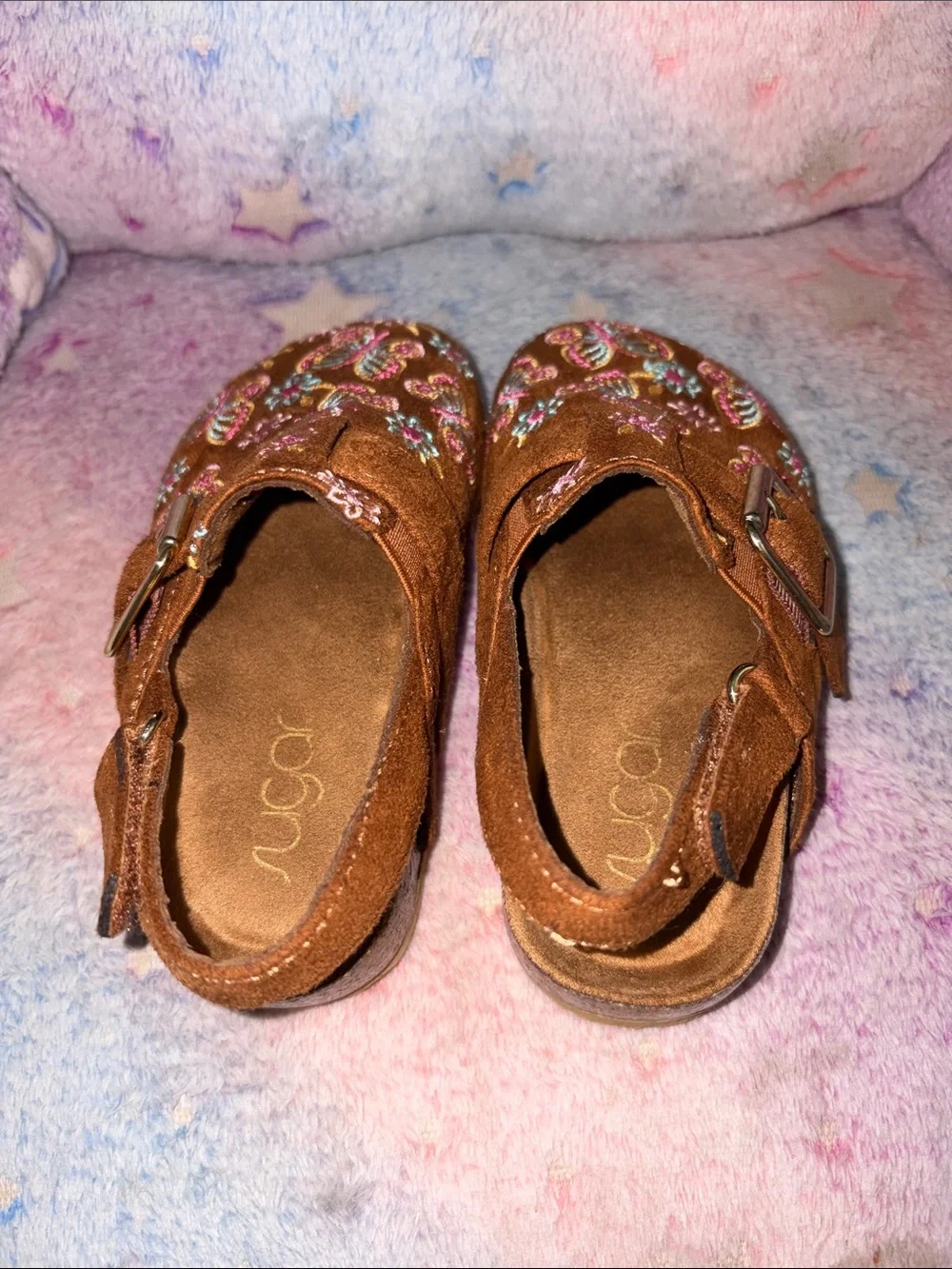 N/A cute brown